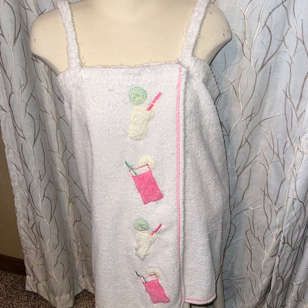 Vintage White and Pink Cocktail Embroidered Wrap